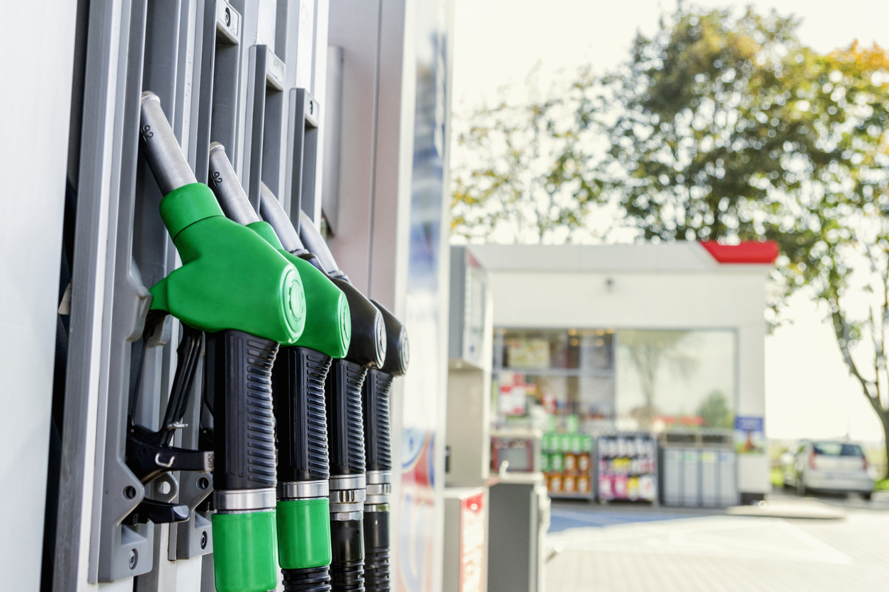 Aumento prezzi carburanti in 4 mesi la verde è salita del 9 6