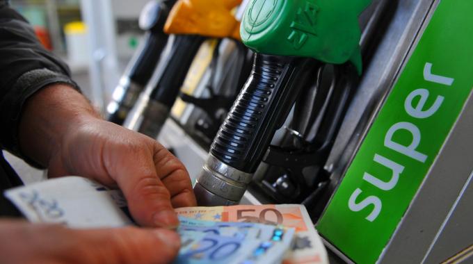 Benzinai Sciopero Sospeso Per L intervento Del Garante