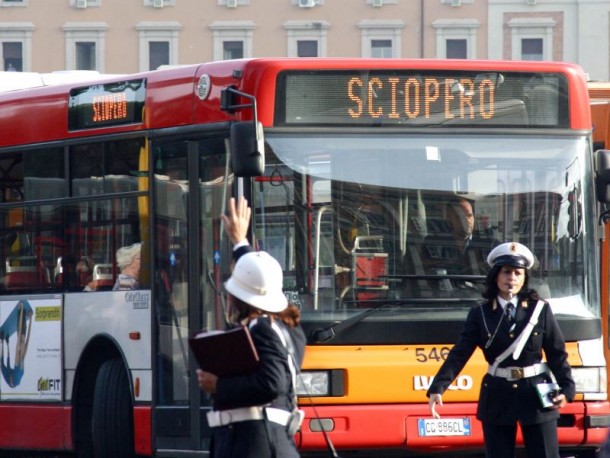 Sciopero Trasporti Napoli, Venerdì 14 Novembre Stop Trenitalia E Linea ...