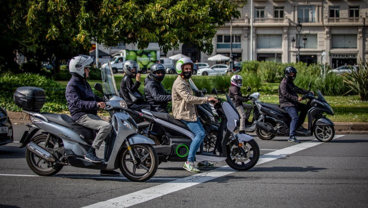 Novità Google Maps: arriva modalità Moto per chi viaggia su due ruote –  LiveUnict