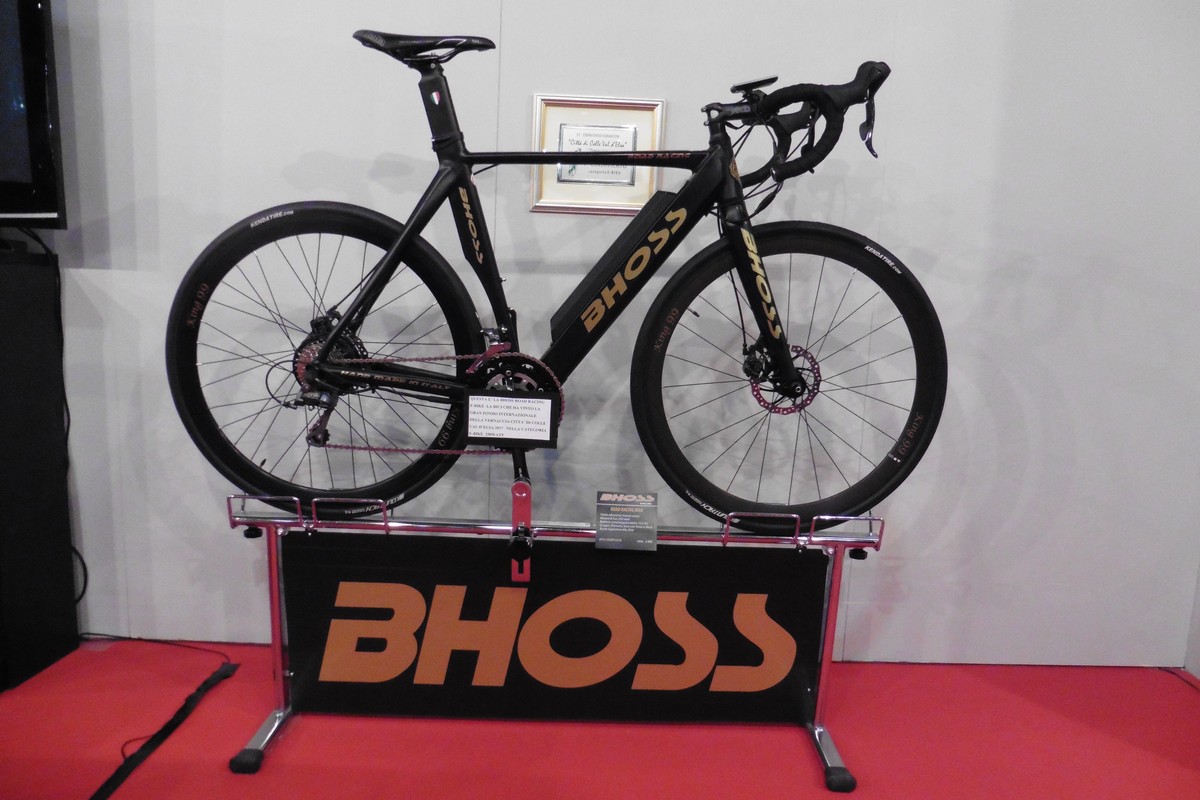 E-bike: le city e le trekking di Cosmo Bike