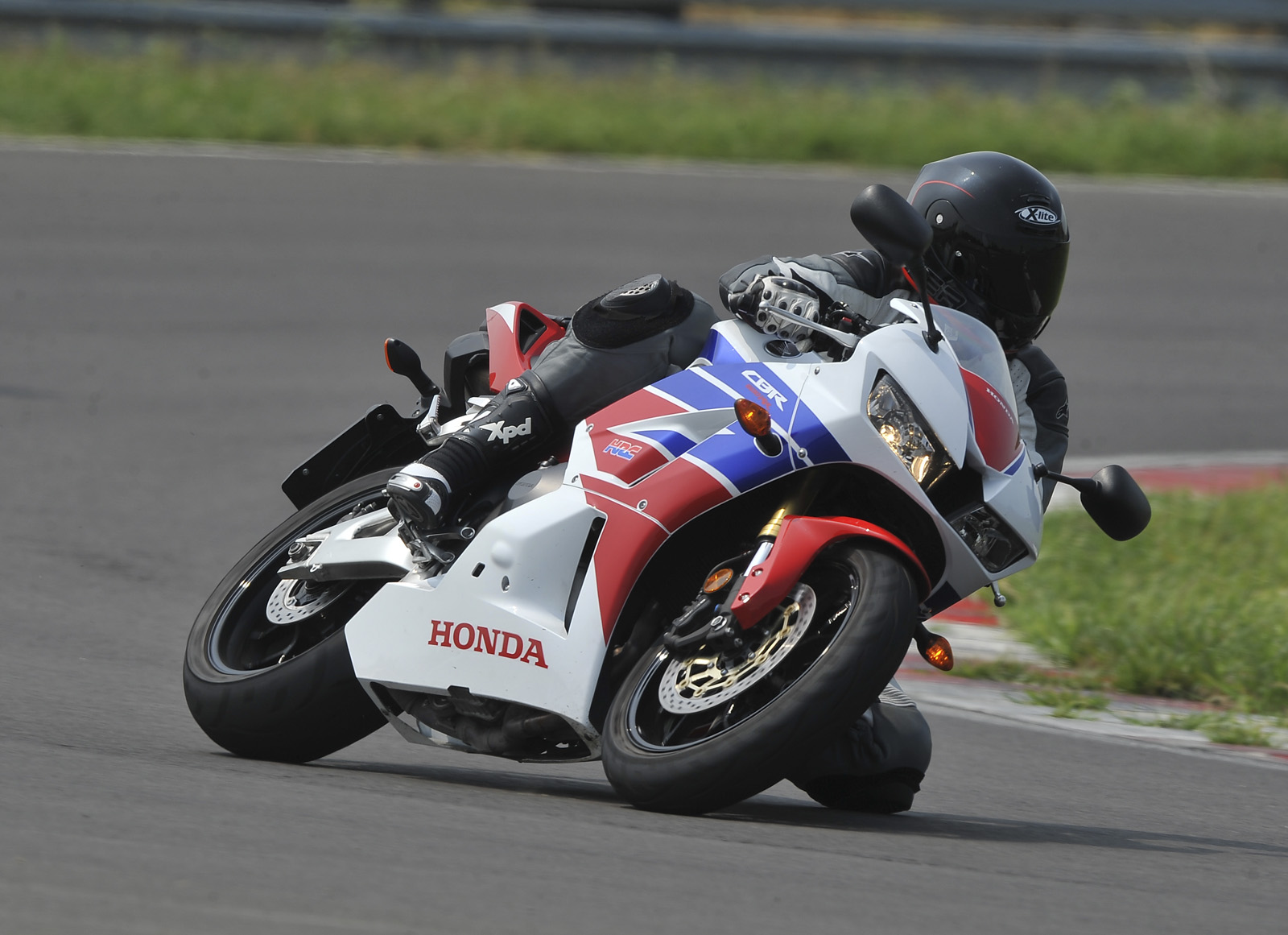 Honda Cbr Rr Cbr 600 Rr 2013 Prezzo Scheda Tecnica Dati Foto E
