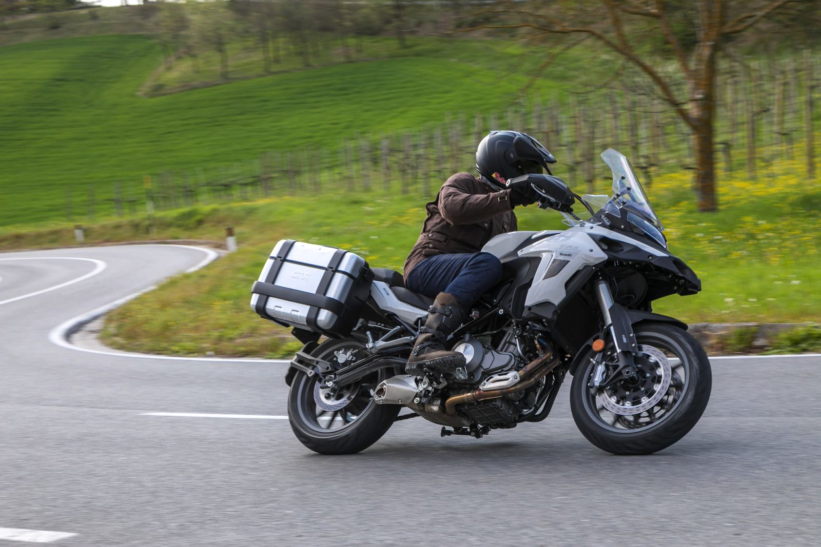 Benelli TRK 502 2017 prezzo, scheda tecnica, dati, foto e video Insella.it Benelli TRK 502 2017 prezzo, scheda tecnica, dati, foto e video Insella.it