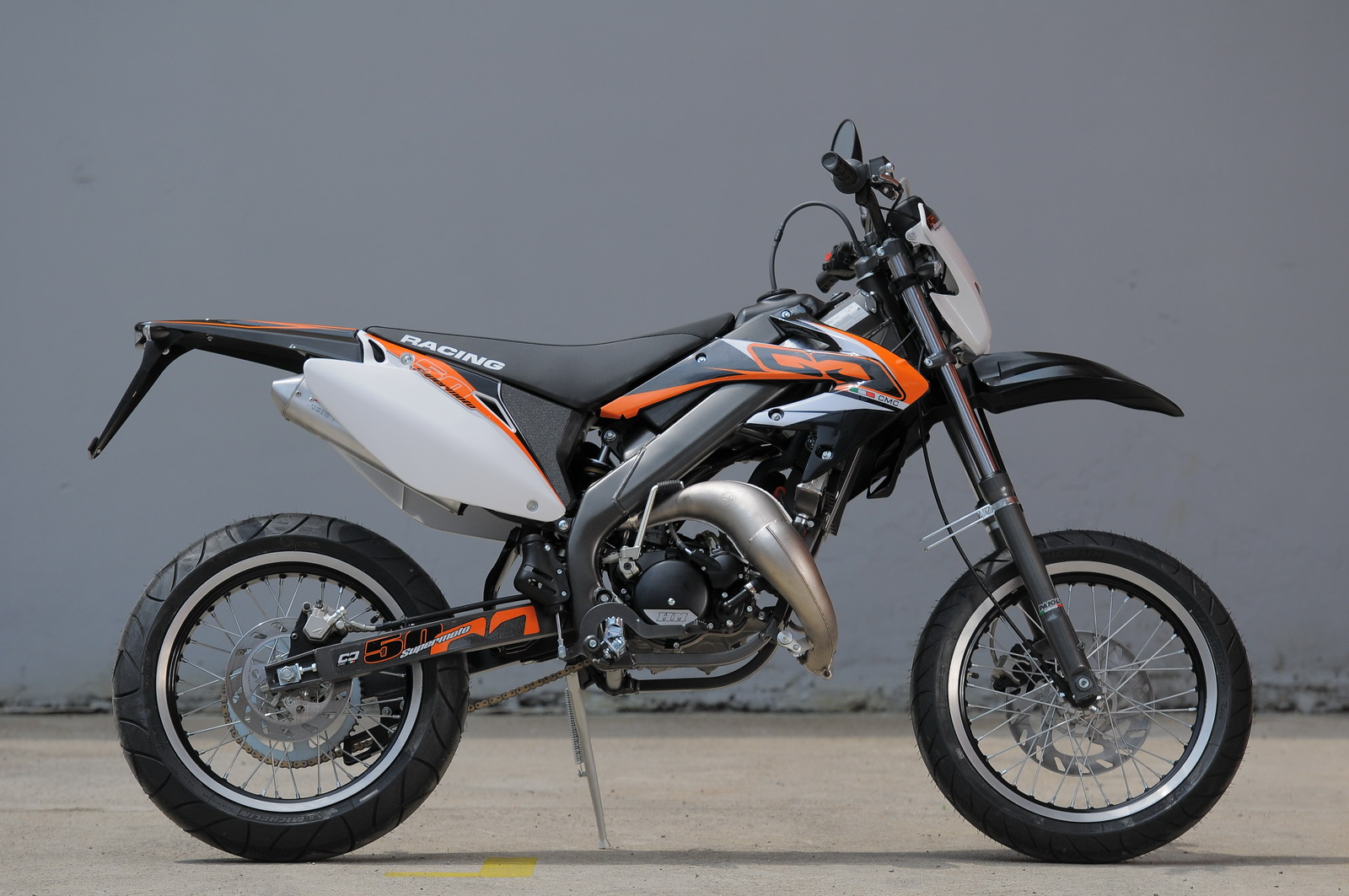 Cmc Regolarita Supermoto Prezzo Scheda Tecnica Dati Foto E Video Insella It