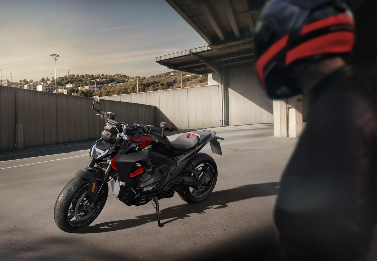Eccola! BMW R 1300 R 2025, la naked tedesca è ancora più 