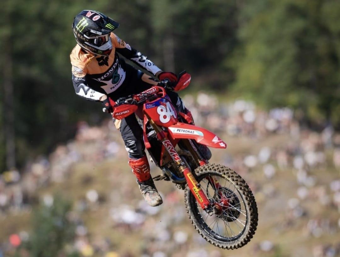 Gara di motocross a Arnhem, Herlings in testa, spettacolo in tv