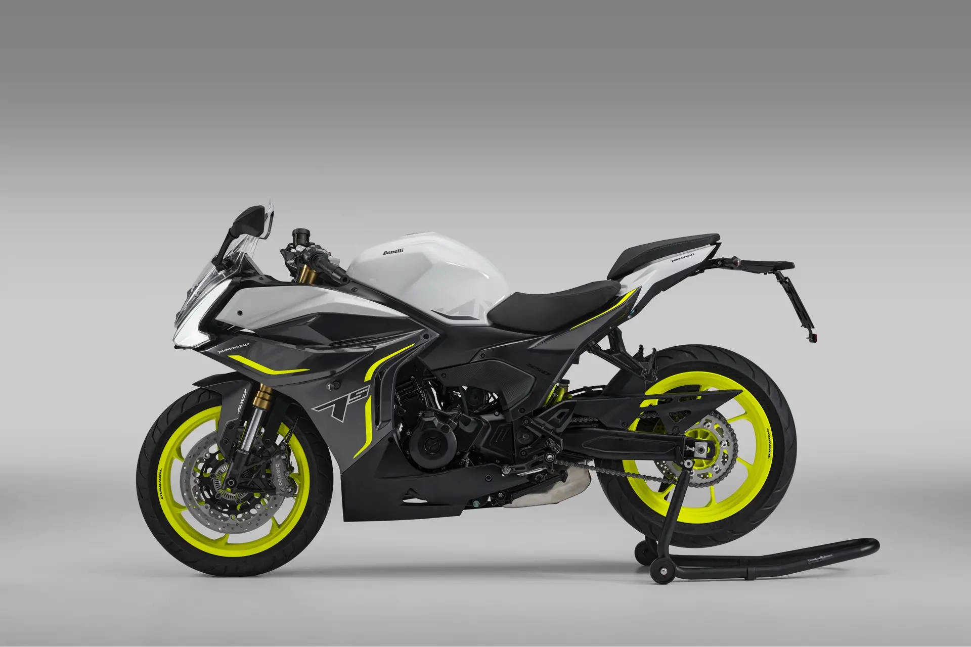 Benelli 550cc price on sale