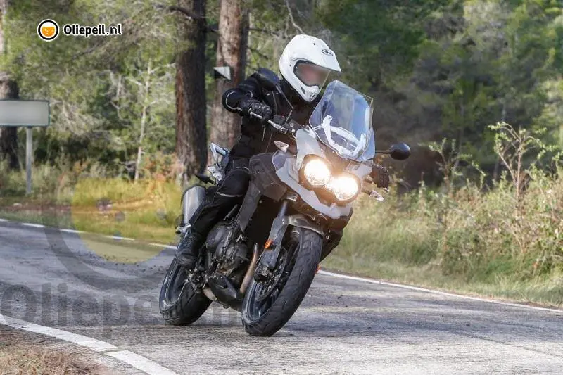 Triumph Explorer 2016 altre foto dei test della nuova moto inSella