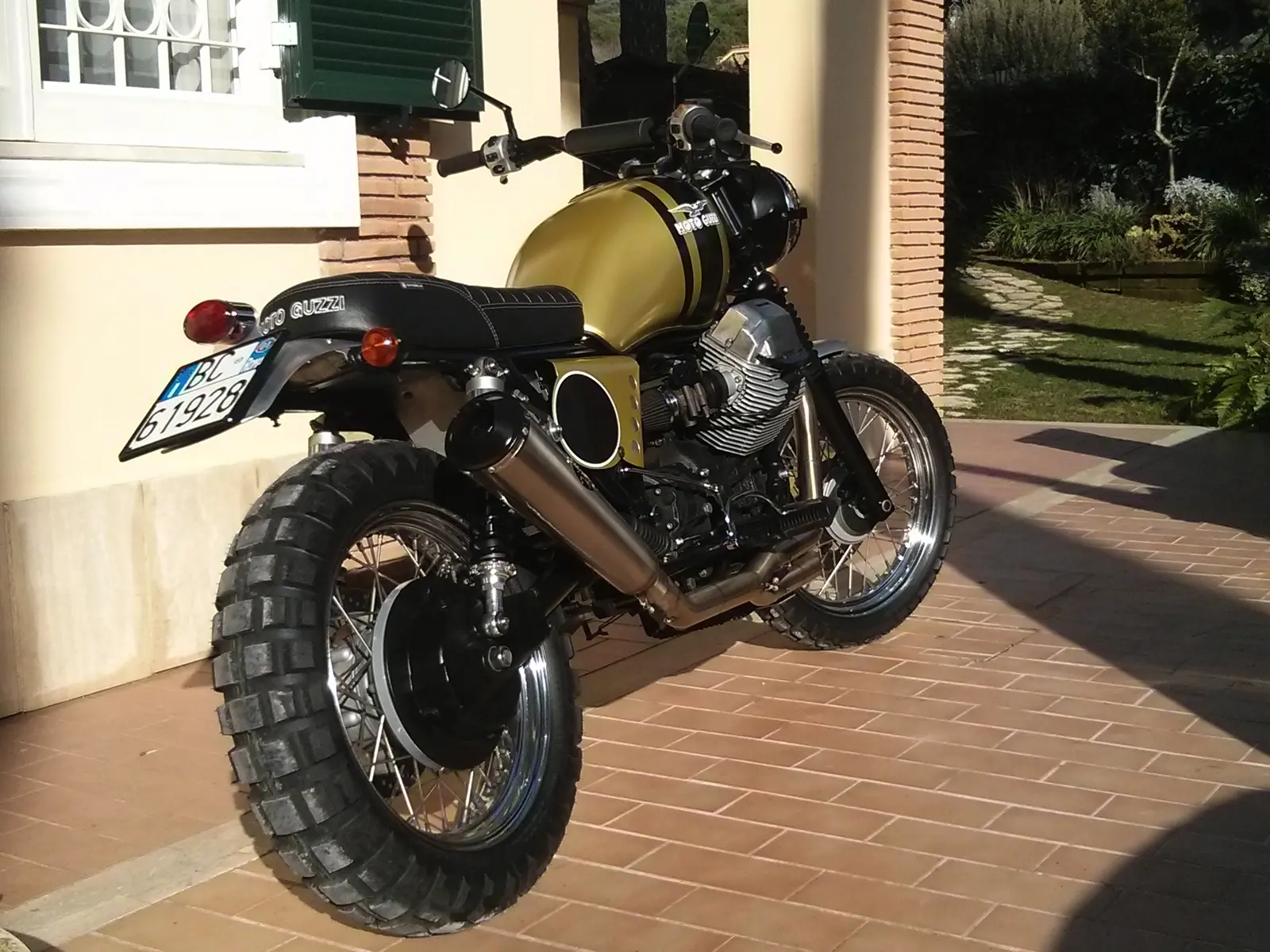 Moto guzzi california scrambler top