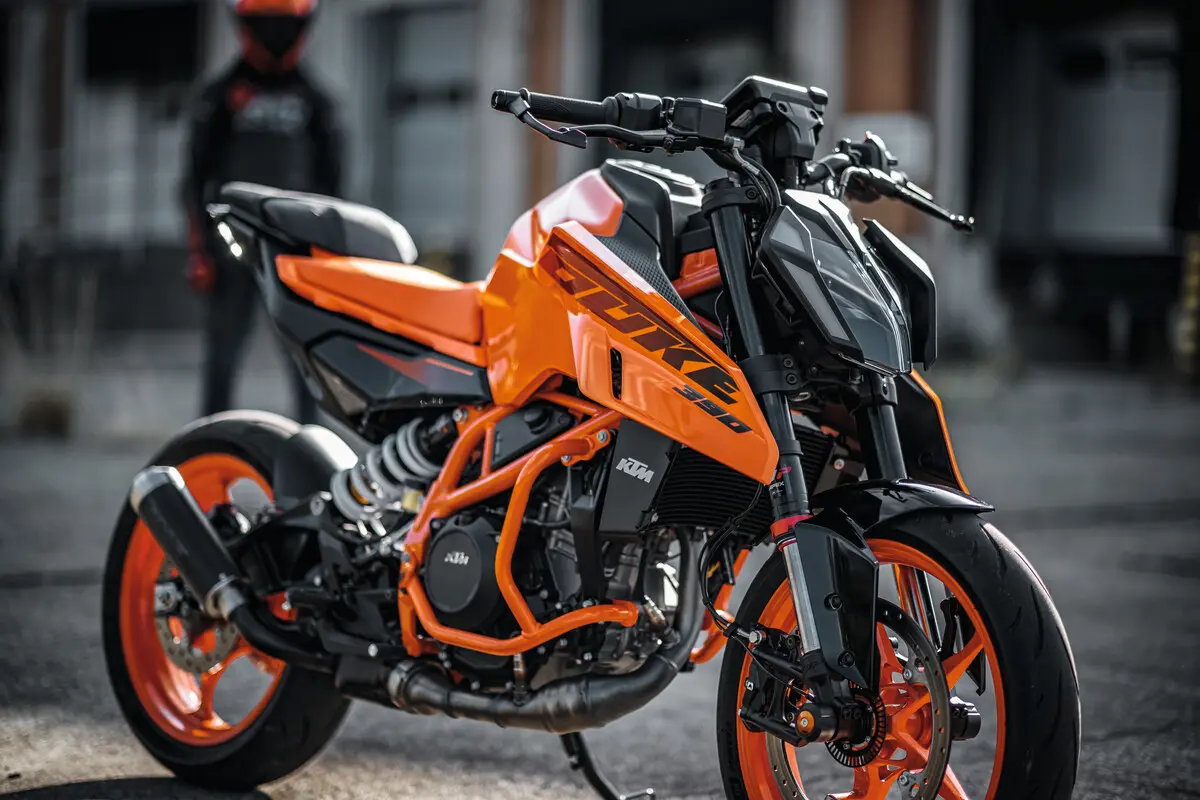 ktm 125 duke price and mileage