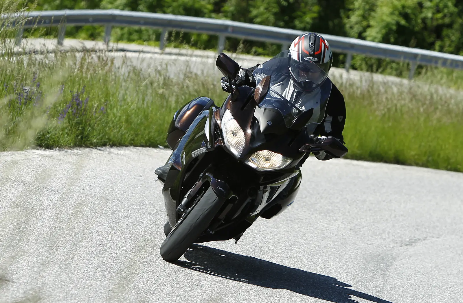 Yamaha FJR 1300 comoda e con tanta elettronica inSella