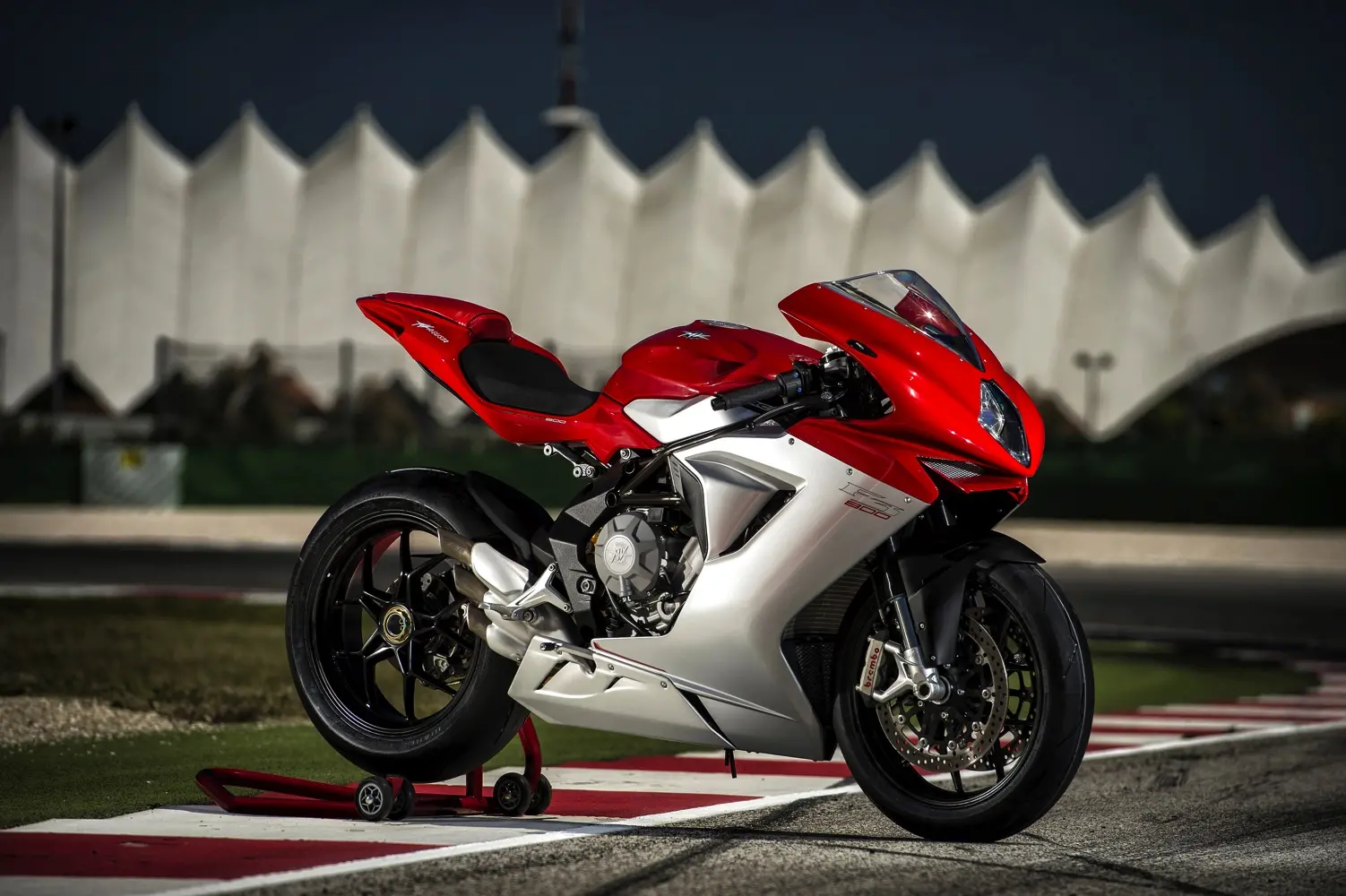 MV Agusta F3 800 nata per la pista inSella