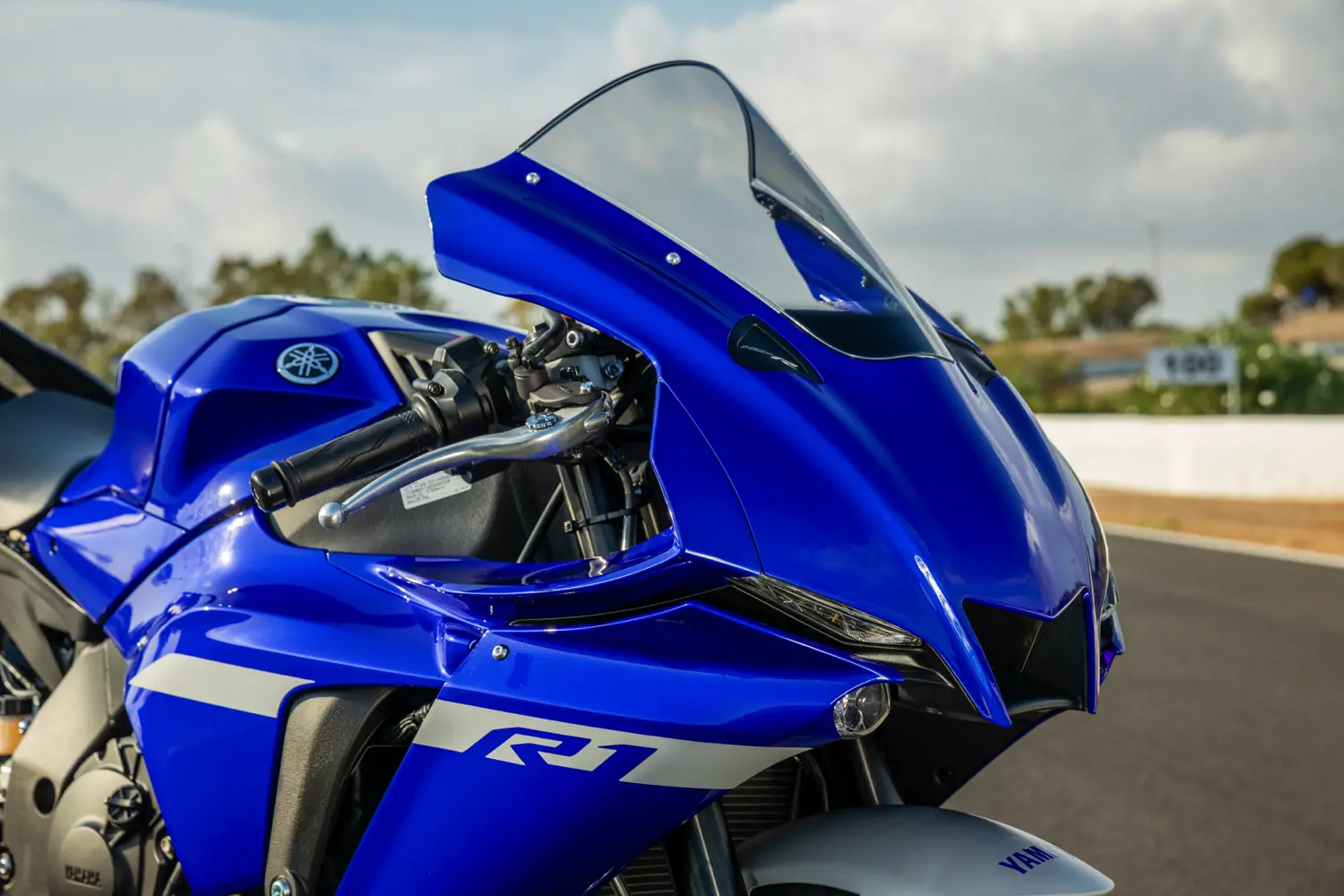 R1 new model 2020 deals