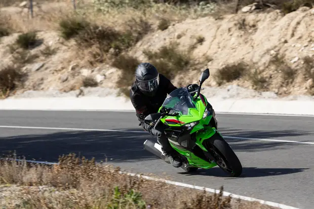 Prova Kawasaki Ninja 500 SE 2024