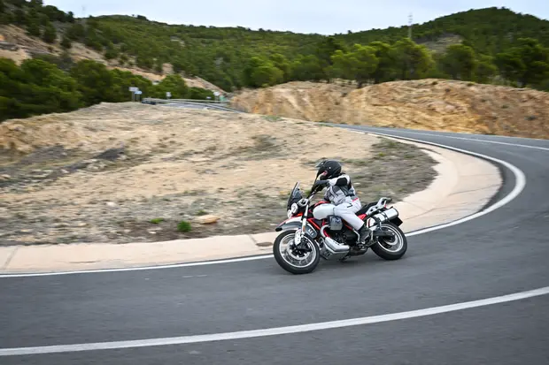 Prova Moto Guzzi V85 TT 2024