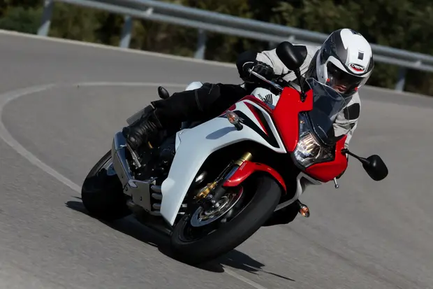 Prova Honda CBR 600 F 2011