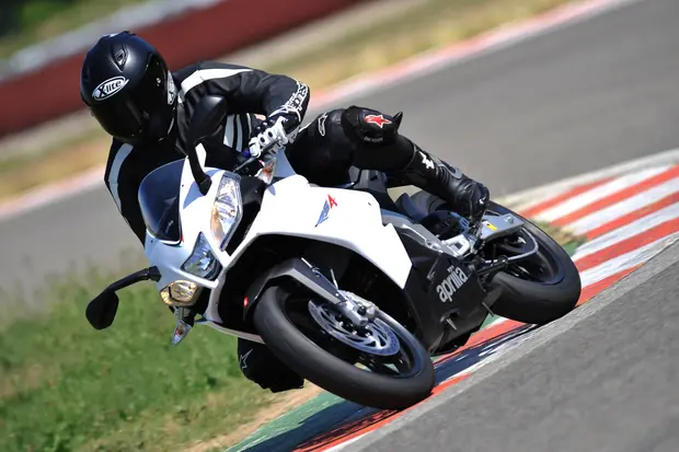 Prova Aprilia RS 