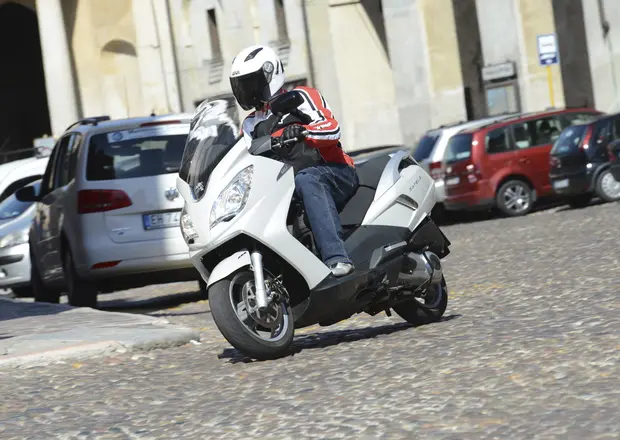 Prova Peugeot Satelis 125i Premium Evo 2012