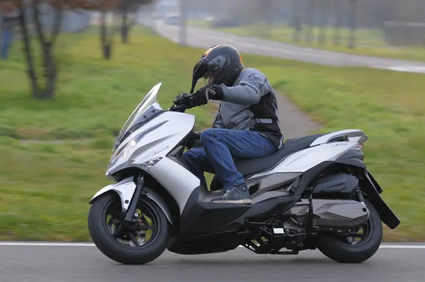 Prova Kawasaki J 300 2014