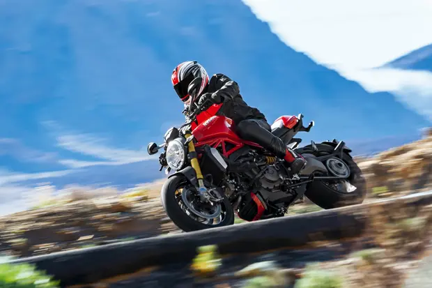 Prova Ducati Monster 1200 S 2014