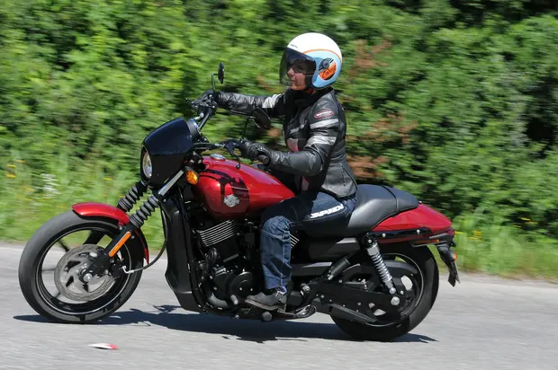 Prova Harley-Davidson Street 750 48 CV 2015