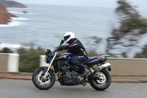 Prova BMW Serie F R/ST/GT F 800 R 2015