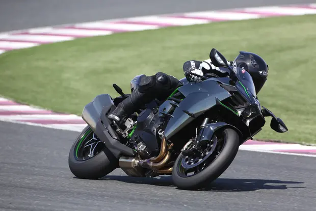 Prova Kawasaki Ninja H2 2015