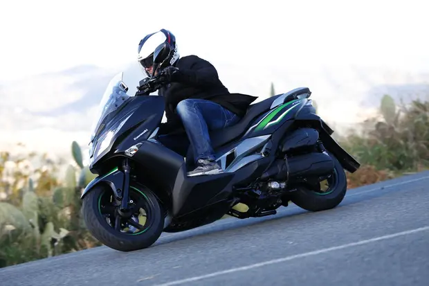 Prova Kawasaki J 125 2016