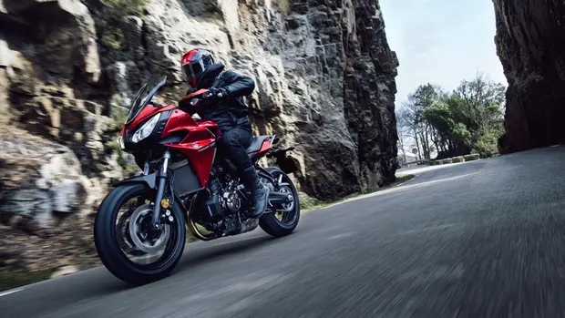 Prova Yamaha Tracer 700 2016