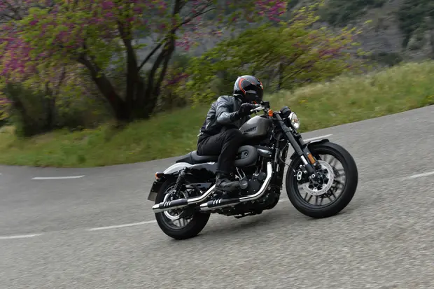 Prova Harley-Davidson Sportster Roadster 1200 2016