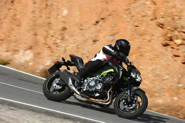 Prova Kawasaki Z900 2017