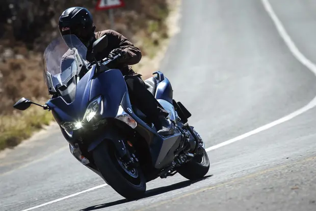 Prova Yamaha Tmax DX 2017