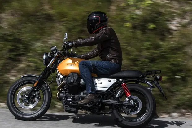 Prova Moto Guzzi V7 III 