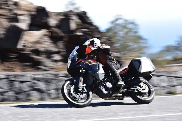 Prova KTM 1090 Adventure R 2017