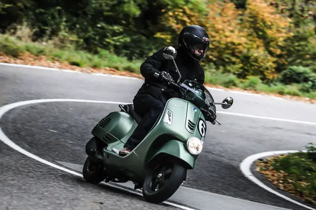 Prova Vespa GTS 300 Sei Giorni 2017