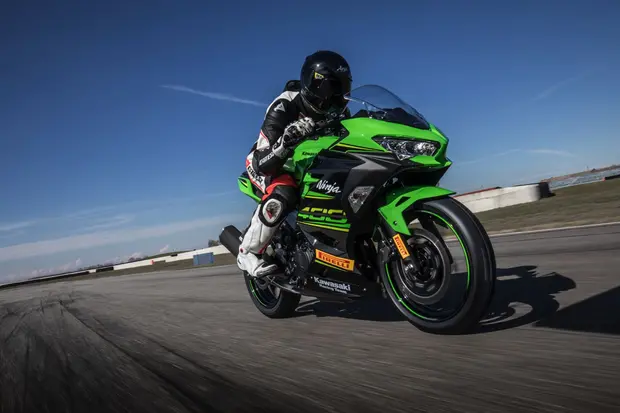 Prova Kawasaki Ninja 400 2018