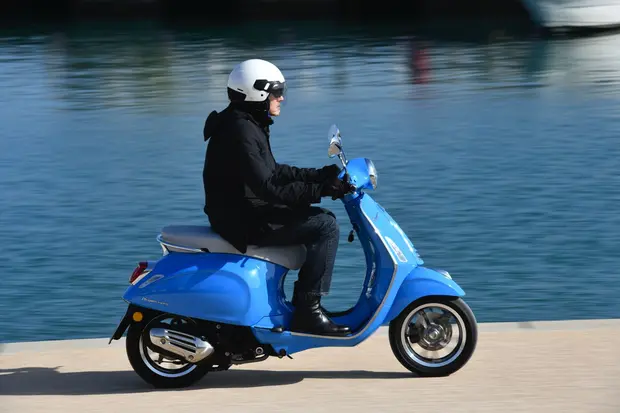 Prova Vespa Primavera 125 3V 50° Anniversario 2018