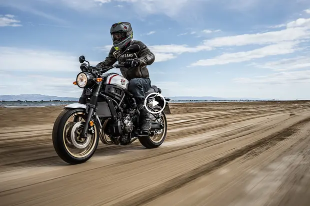 Prova Yamaha XSR 700 2019