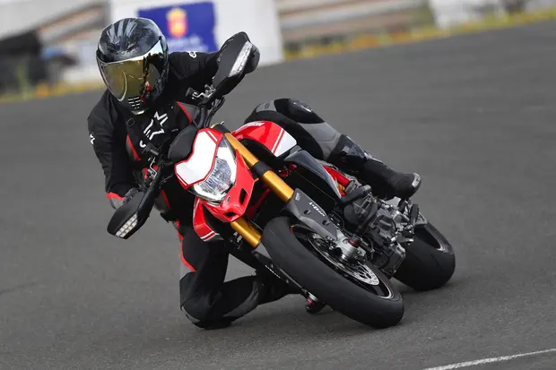 Prova Ducati Hypermotard 950 2019
