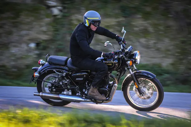 Prova Benelli Imperiale 400 2020