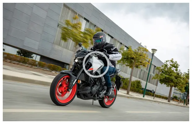 Prova Yamaha MT-03 2020