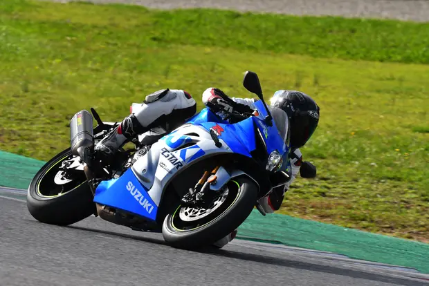 Prova Suzuki GSX-R 