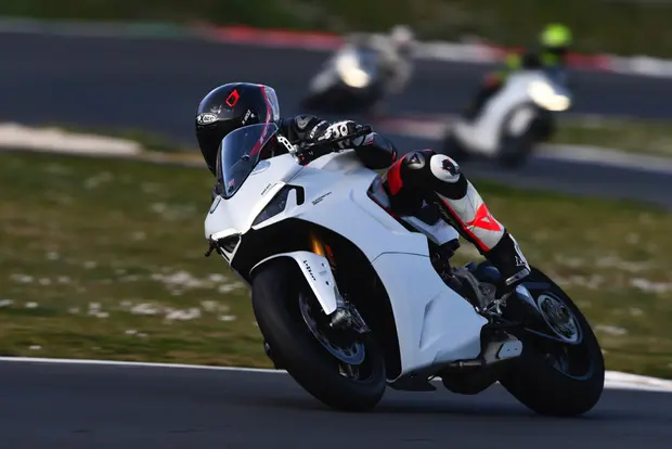 Prova Ducati SuperSport S 2021