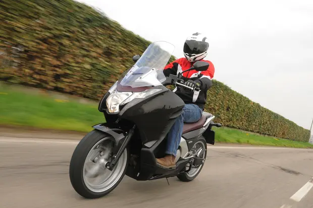 Prova Honda Integra 700 DCT 2012