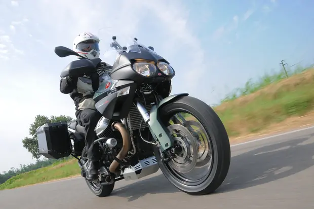 Prova Moto Guzzi Stelvio 1200 8V NTX ABS 2011