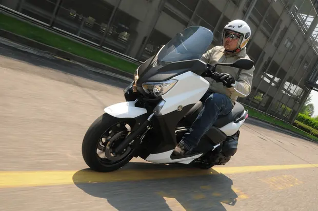 Prova Yamaha Xmax 400 2013