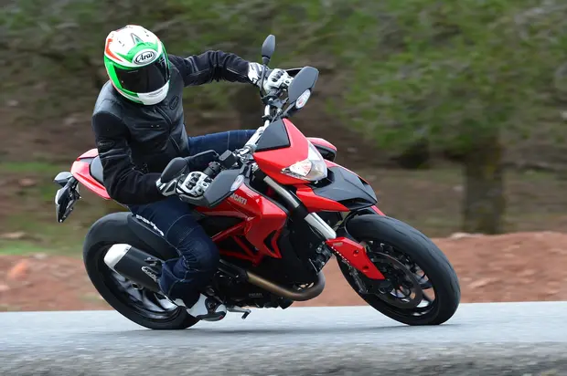 Prova Ducati Hypermotard 2013