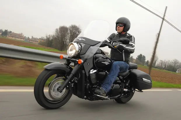 Prova Suzuki Intruder C 800 2011