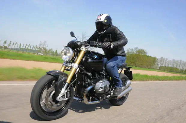 Prova BMW Serie R 