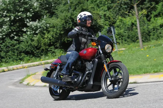 Prova Harley-Davidson Street 750 2015